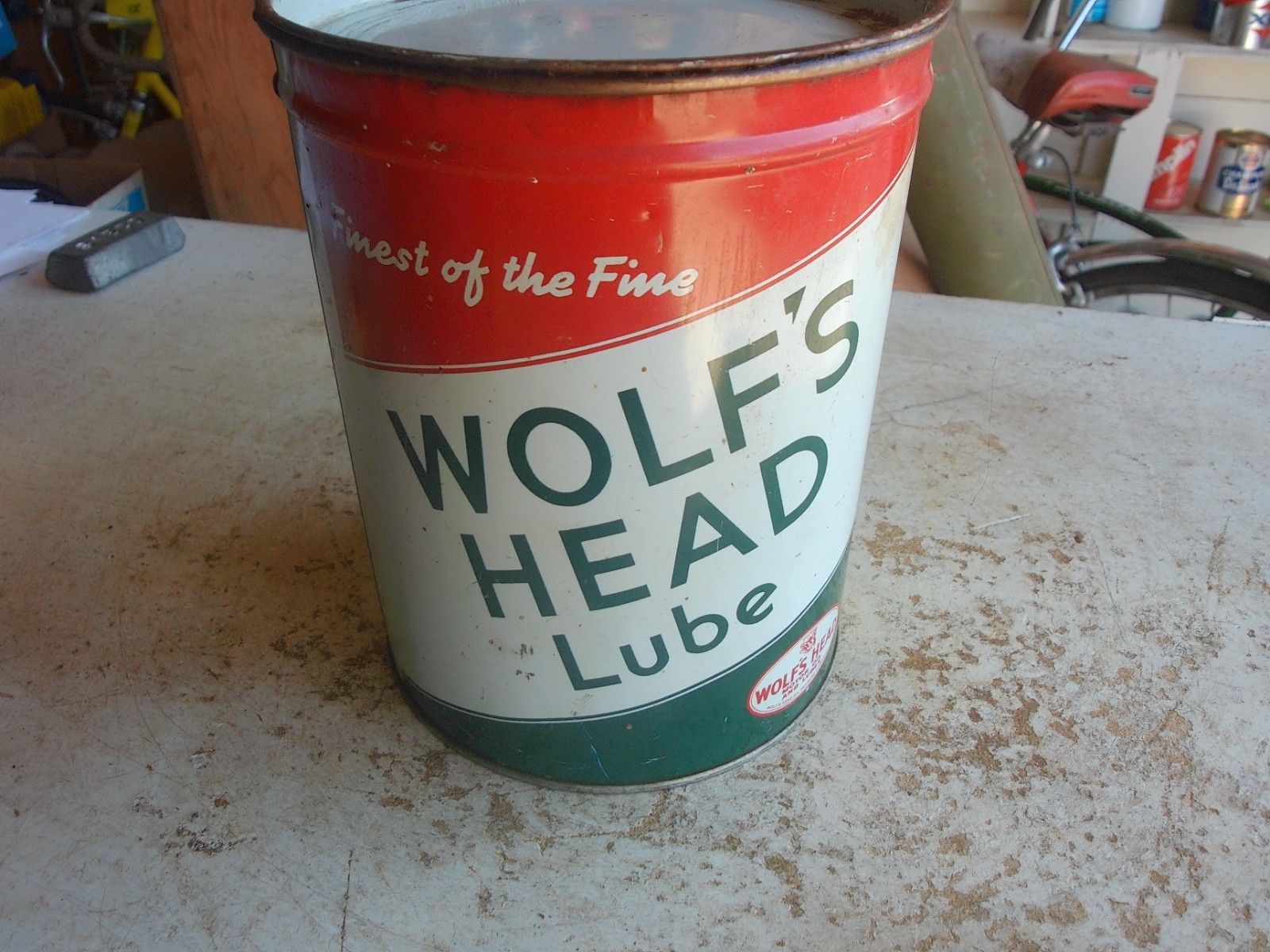 Vintage Empty 5 lb Size Wolf's Head Lube Grease Oil Can Lot 26-50