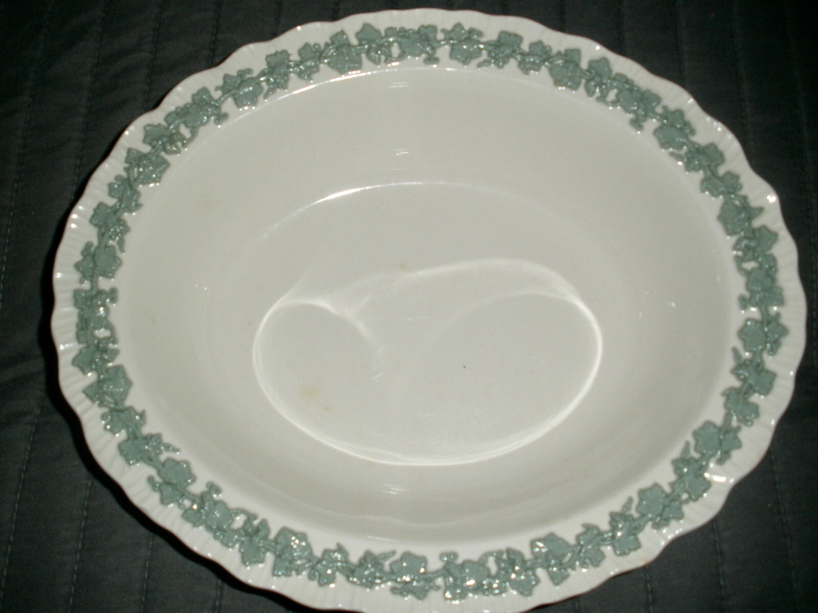 Wedgwood QUEEN\'S WARE Embossed Celadon Green on Cream  10\