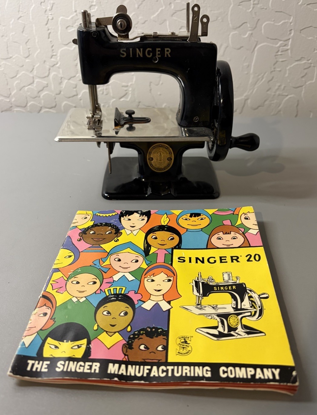 Vintage Black Singer 20 SewHandy Toy Sewing Machine with Box and Manual