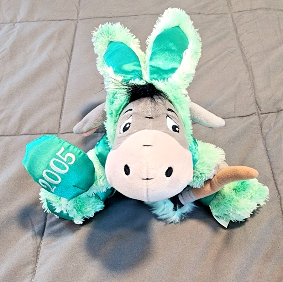 Disney World Eeyore Happy Easter Green Plush 2005 Tags 10\