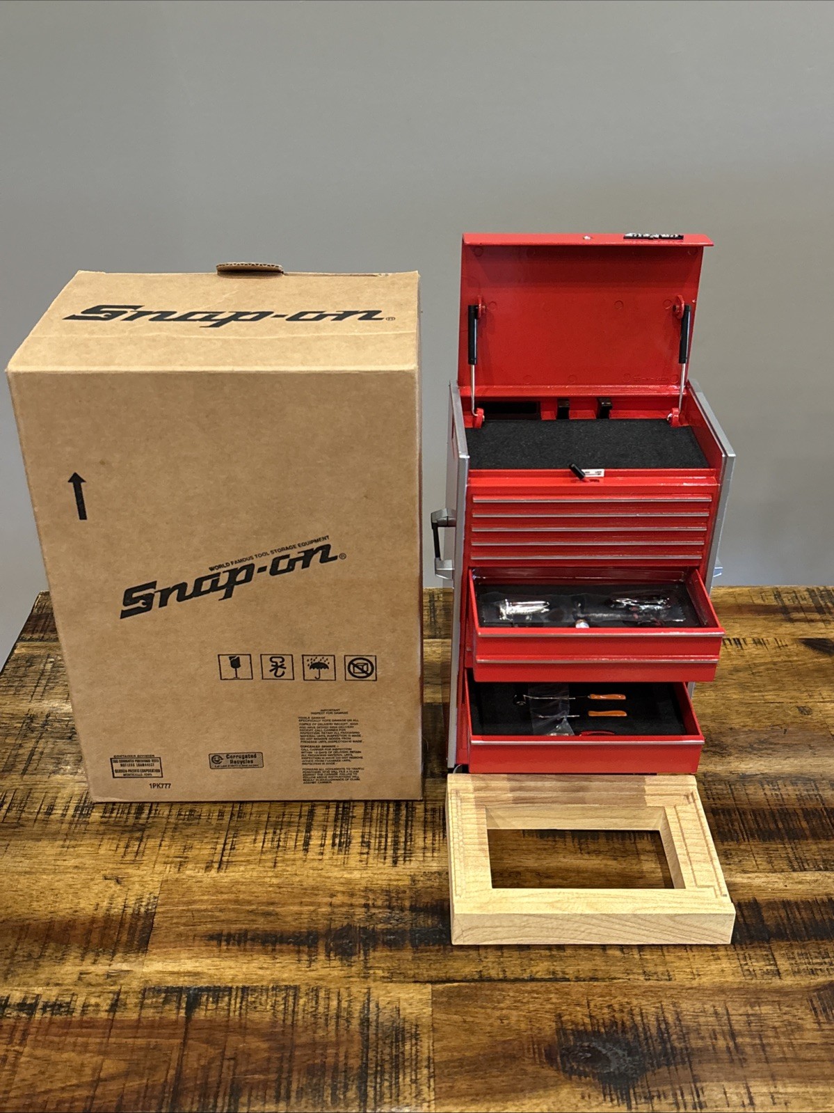 Snap-on Tools Die-Cast Miniature Tool Box Model KRL777