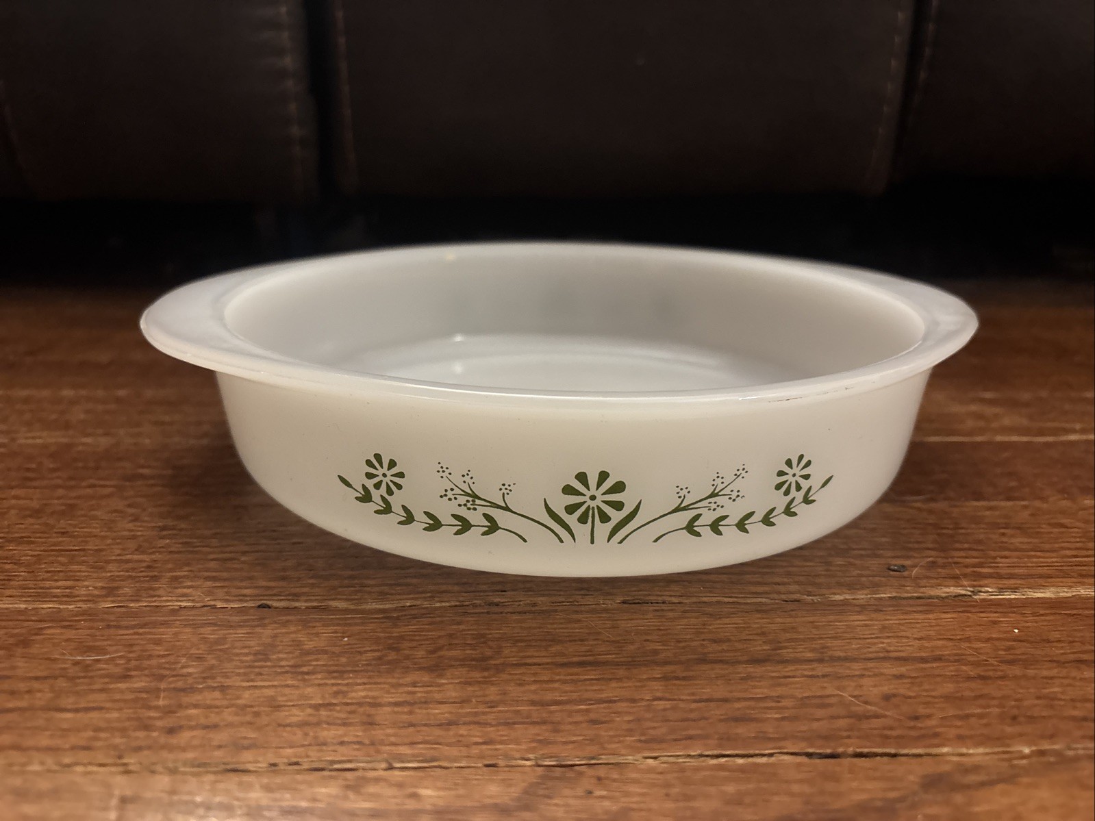 Vintage Glasbake Green Daisy Shallow Casserole Baking Dish 429 Milk Glass 8.5”