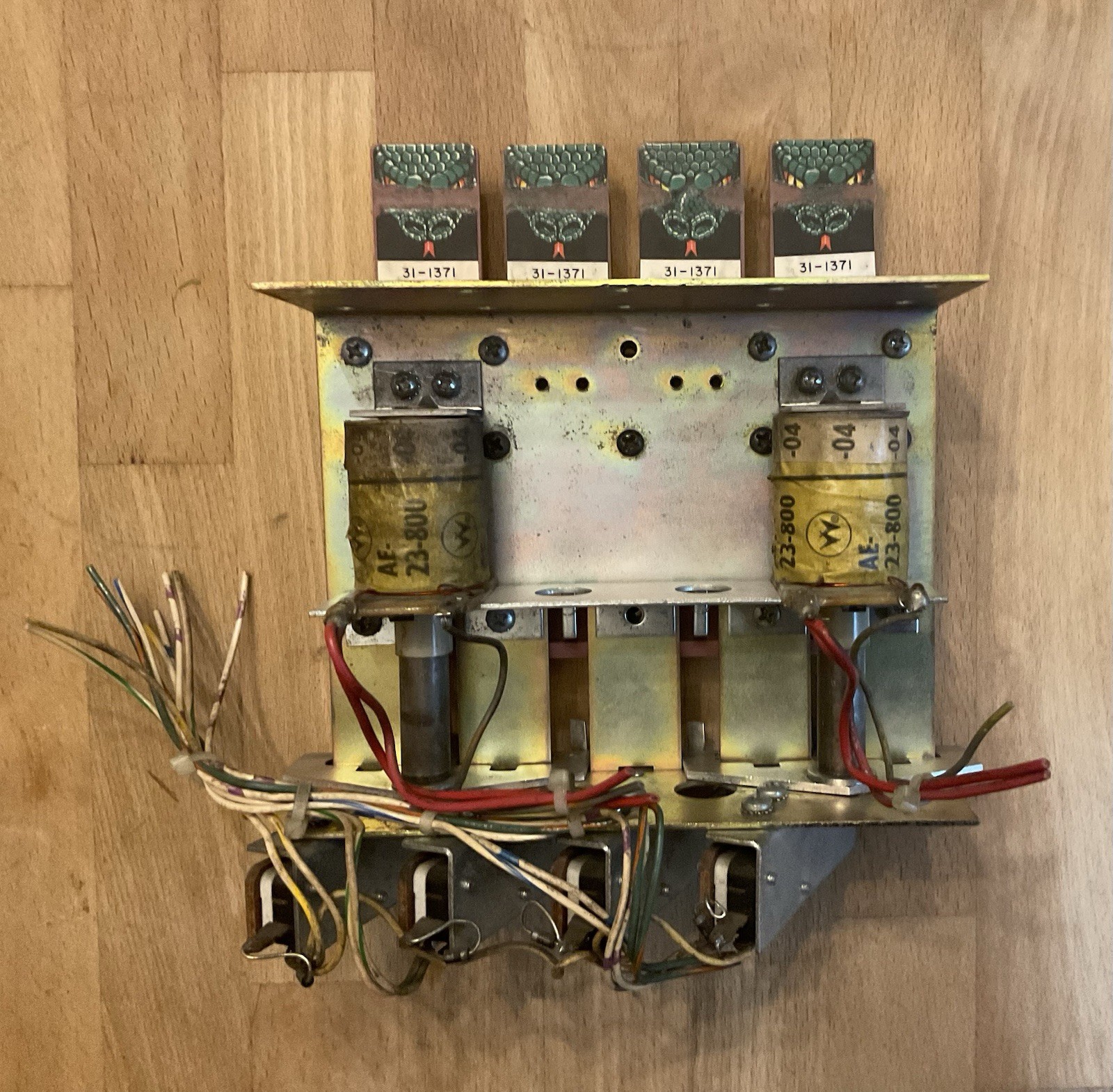 Williams Grand Lizard Pinball System 11 Four Bank Drop Target Assembly