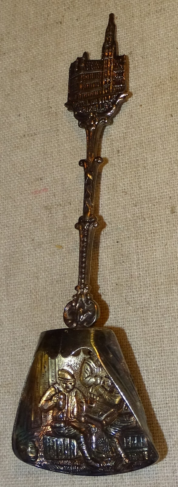 Hotel Deville Bruxelles Spoon/Scoop? (Brussels Town Hall)