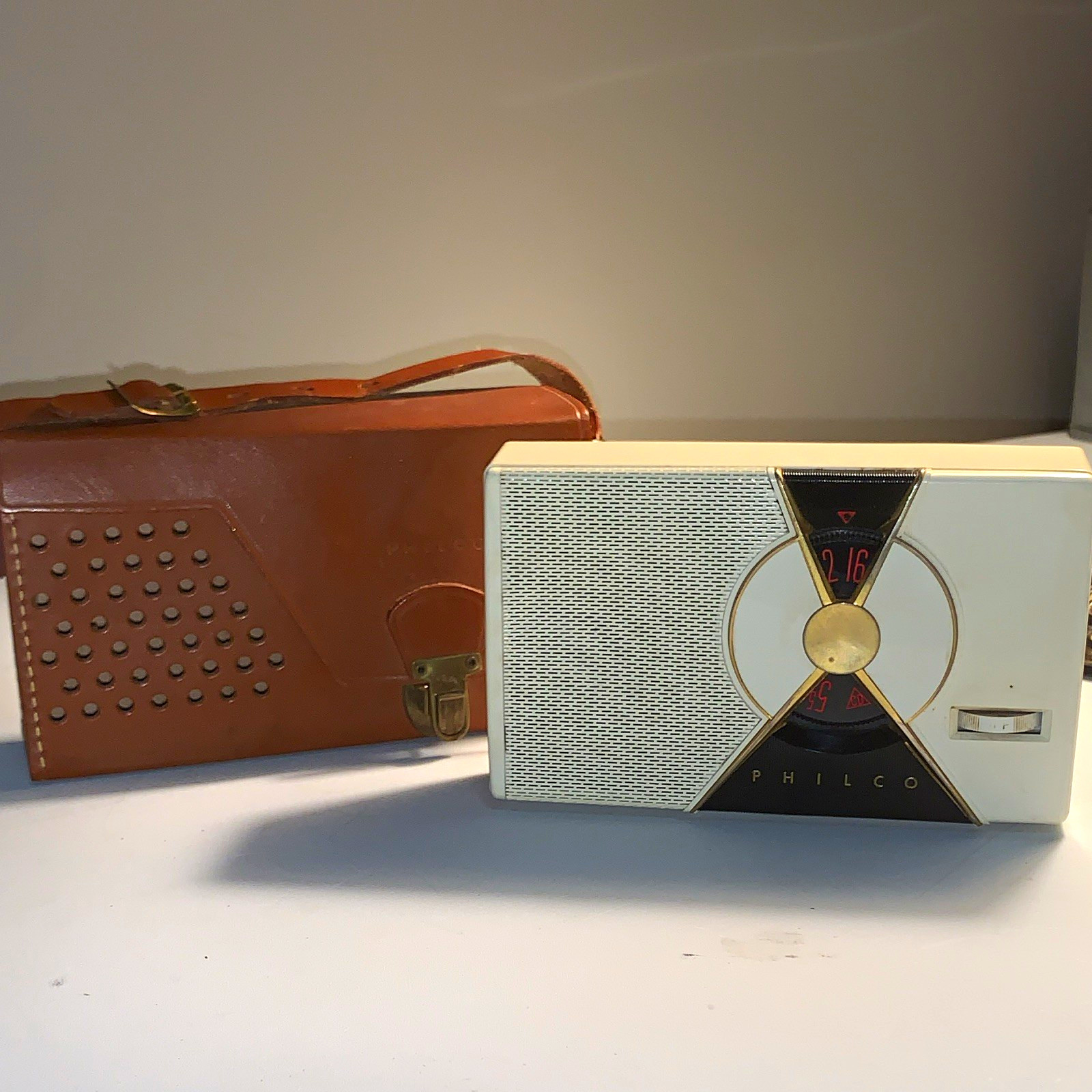 Vintage 1956 Philco T-7 Code 124 Transistor Radio Works w/Original Leather Case