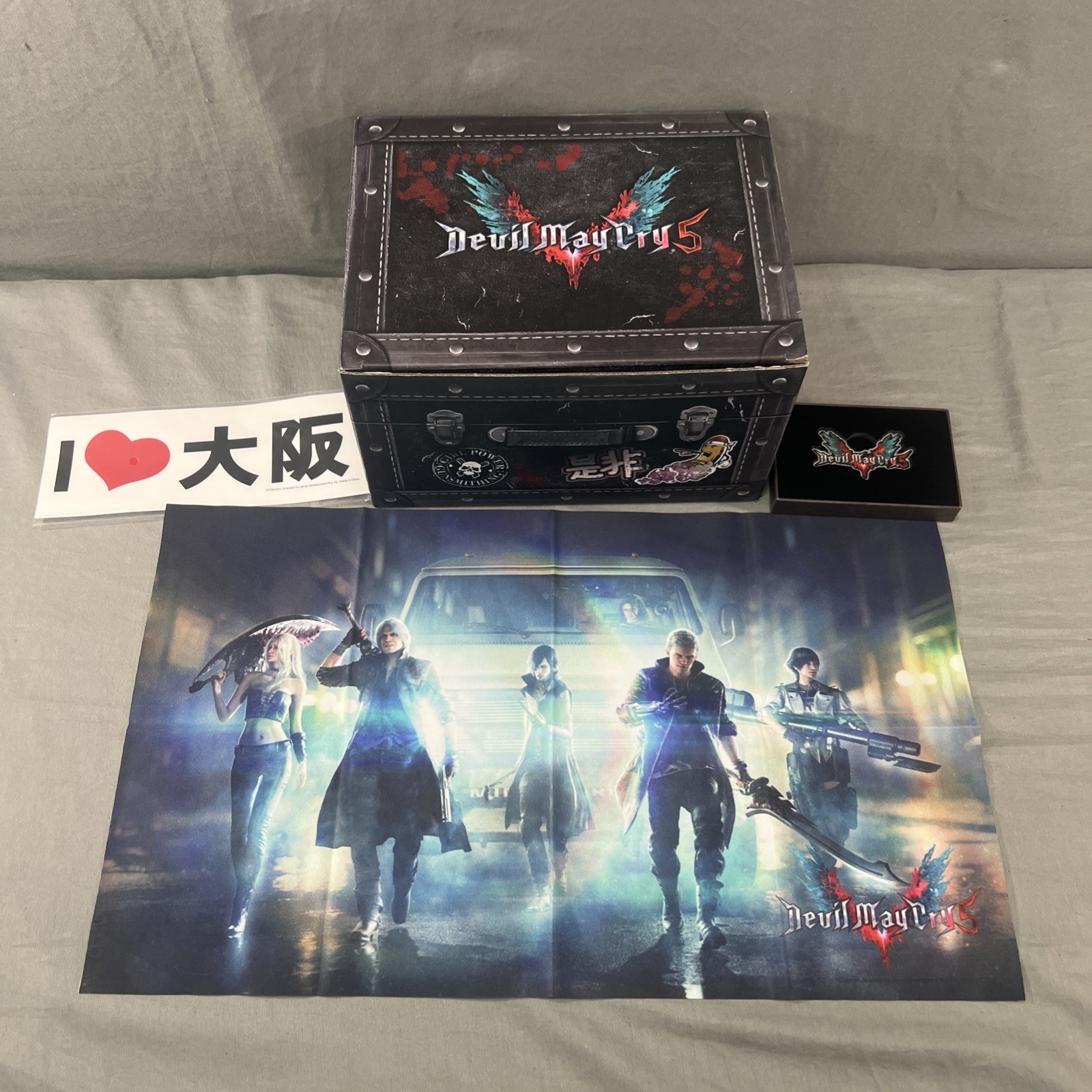 Devil May Cry 5 Cloth Poster Game Bonus Unused, Folded with Pin & Sticker & Box