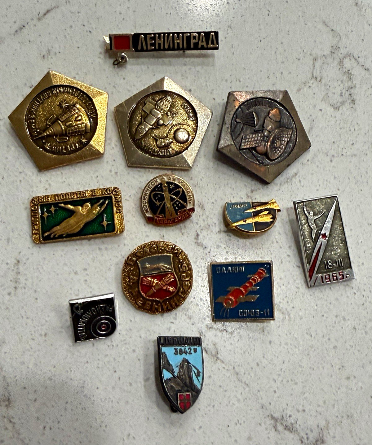 Soviet USSR Metal Pin Lot Leningrad Bar, Soyuz-11, 18-III 1965 Politics