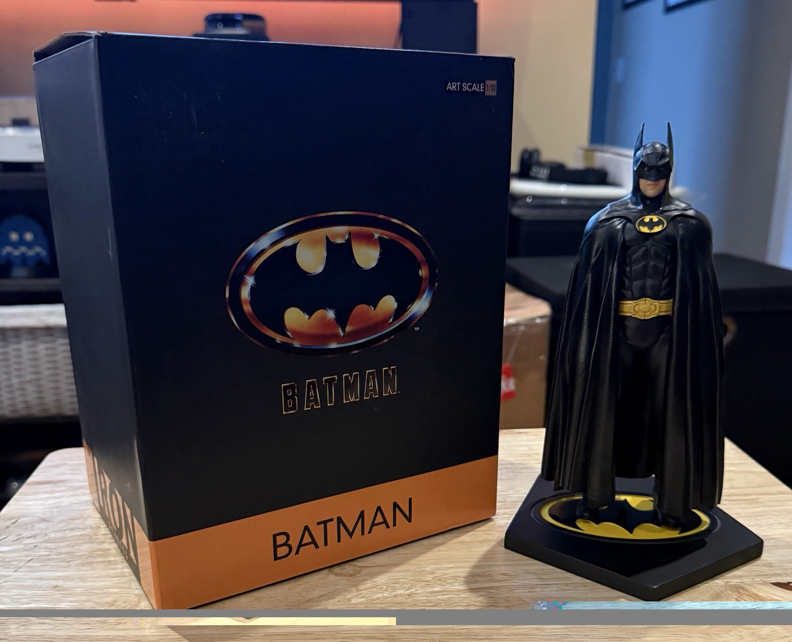 Iron Studios 1989 Batman 1/10 scale statue; **MINT Condition**