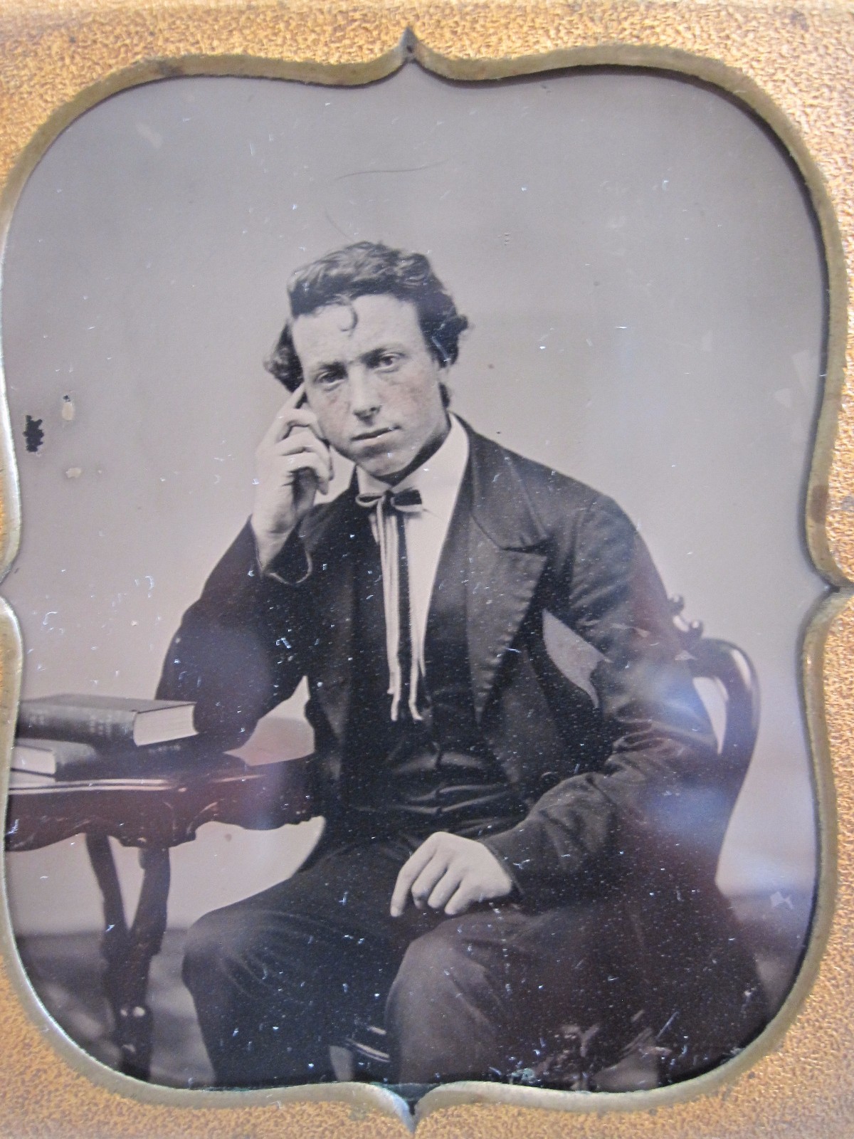 ANTIQUE AMERICAN ARTISTIC FINE ART HANDSOME FRECKLED MAN GENT AMBROTYPE PHOTO