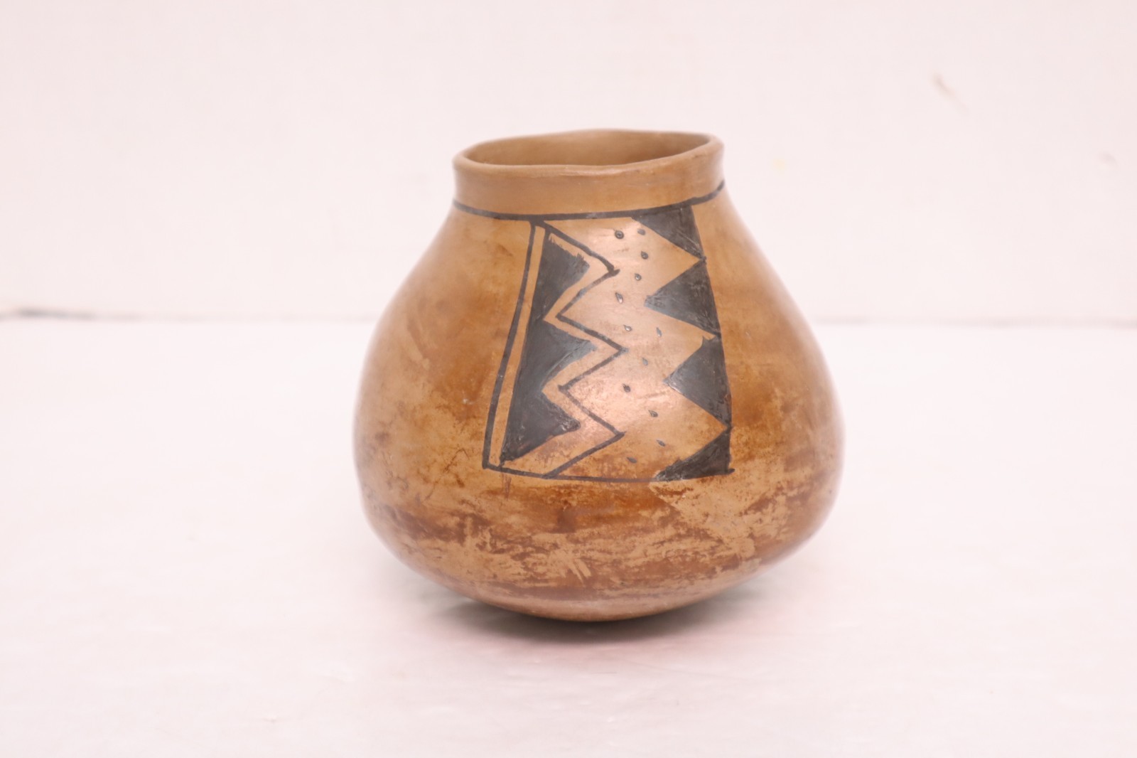 Vintage Maricopa Pueblo Pottery Vessel Pot Jug Native American Indian 5.5\