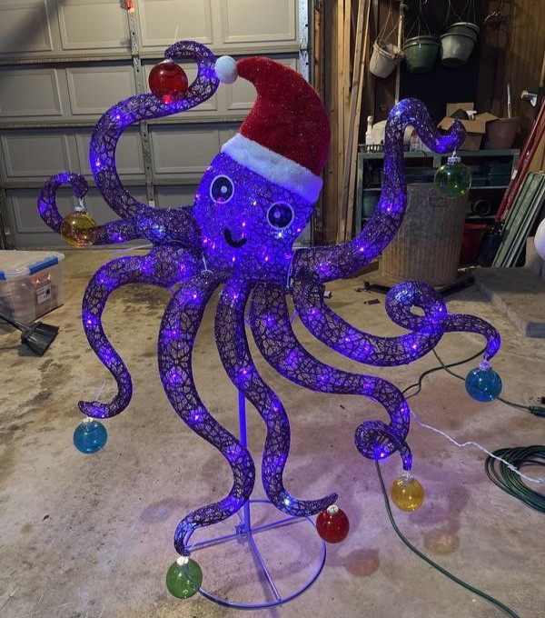 4 FT LED OCTOPUS IN SANTA HAT TINSEL LIGHTED OUTDOOR YARD DECOR