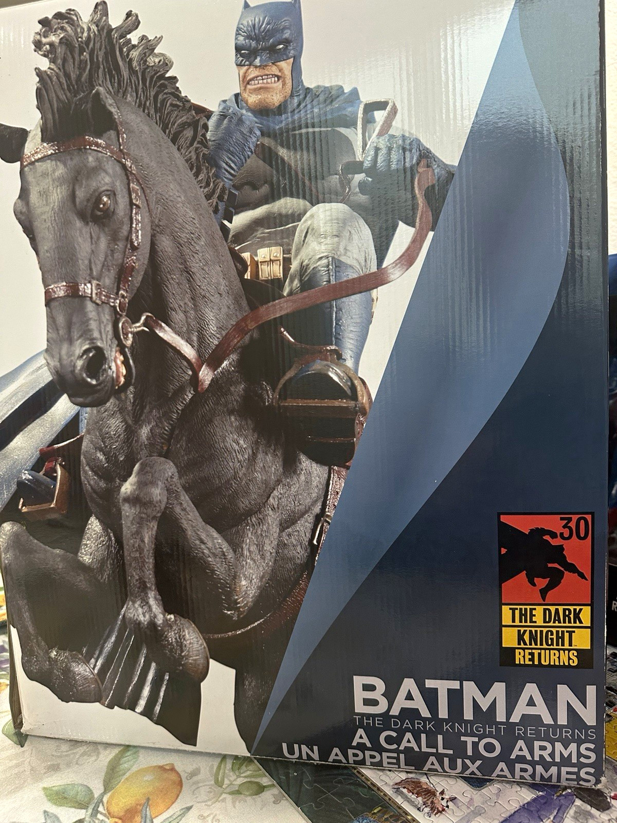 DC Collectibles Batman Dark Knight Returns A Call to Arms Resin Statue