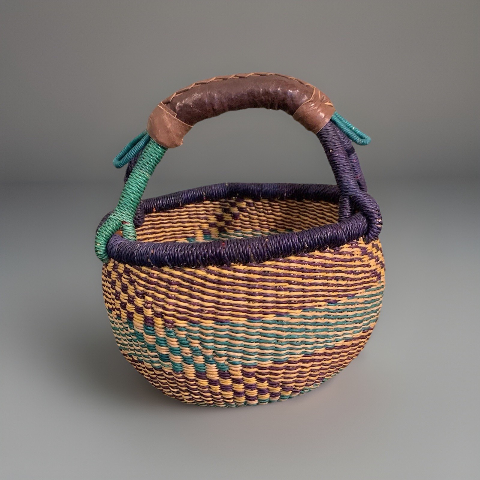 Vintage Alaffia Handwoven Ghana Bolga Market Basket Telephone Wire Handle 9x9x8