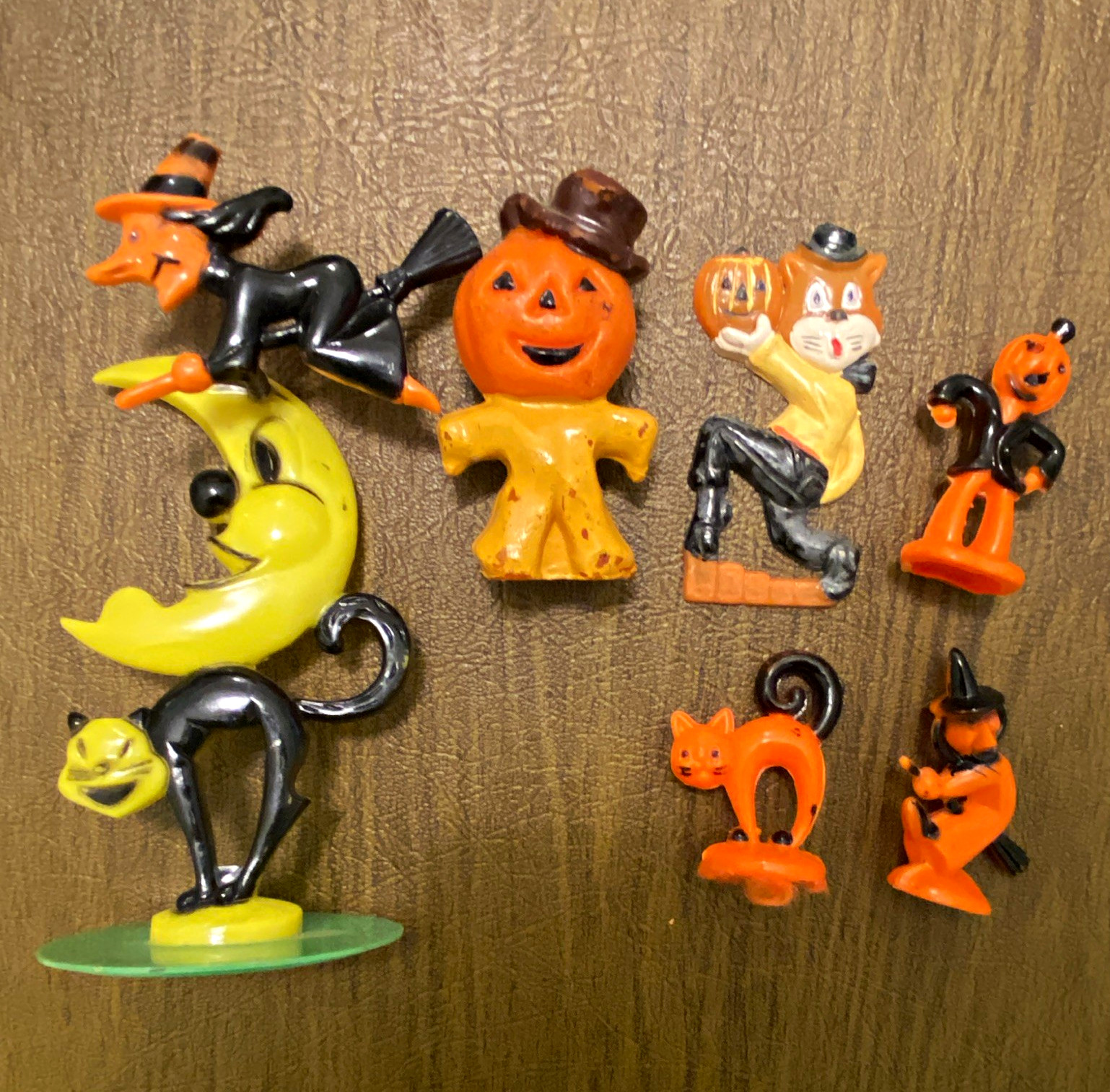 6 Vintage Halloween items-6 Rosbro hard plastic-1 vintage candle