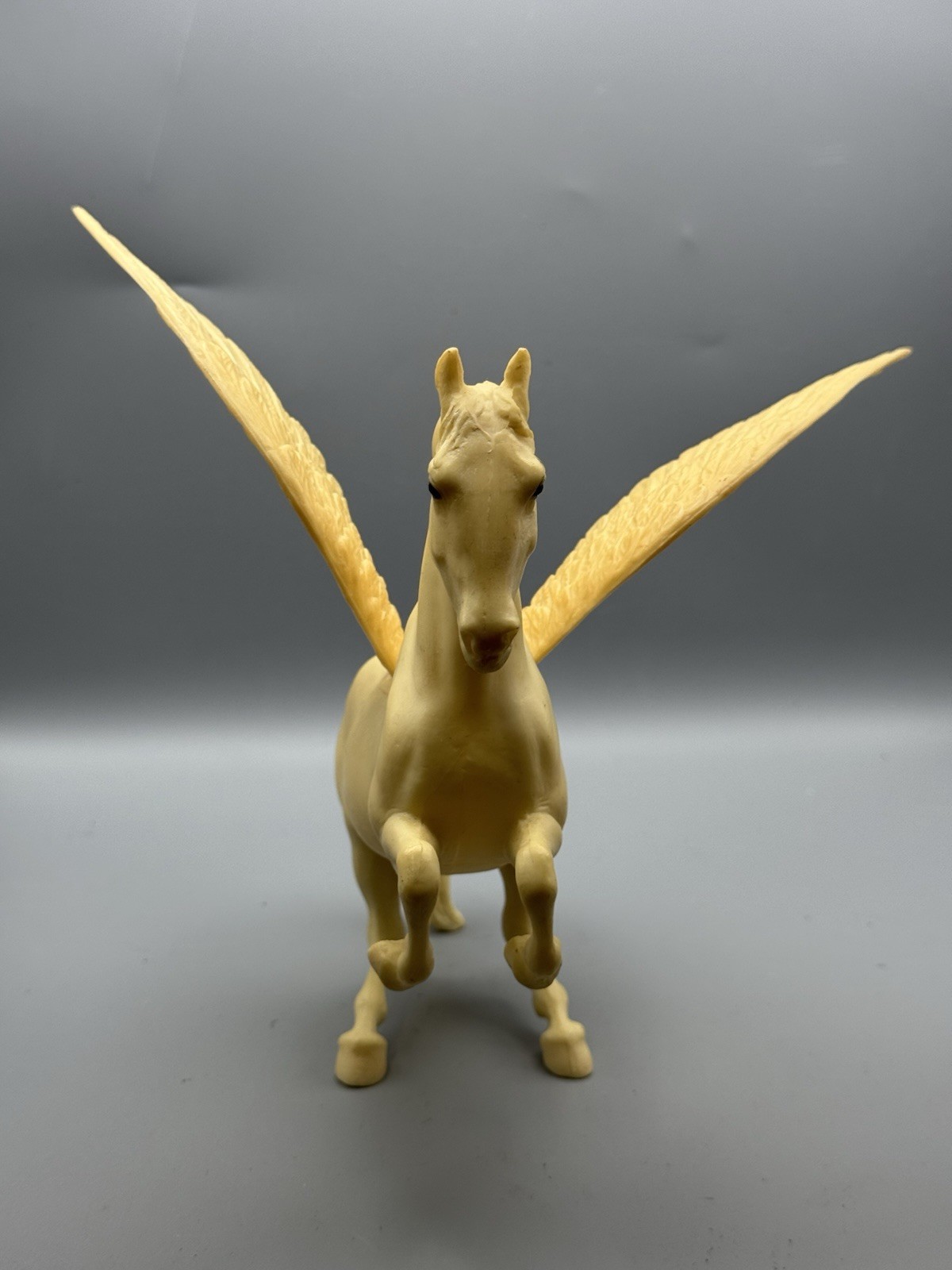 VINTAGE BREYER OFF WHITE PEGASUS WINGED HORSE WITH REMOVABLE WINGS #209