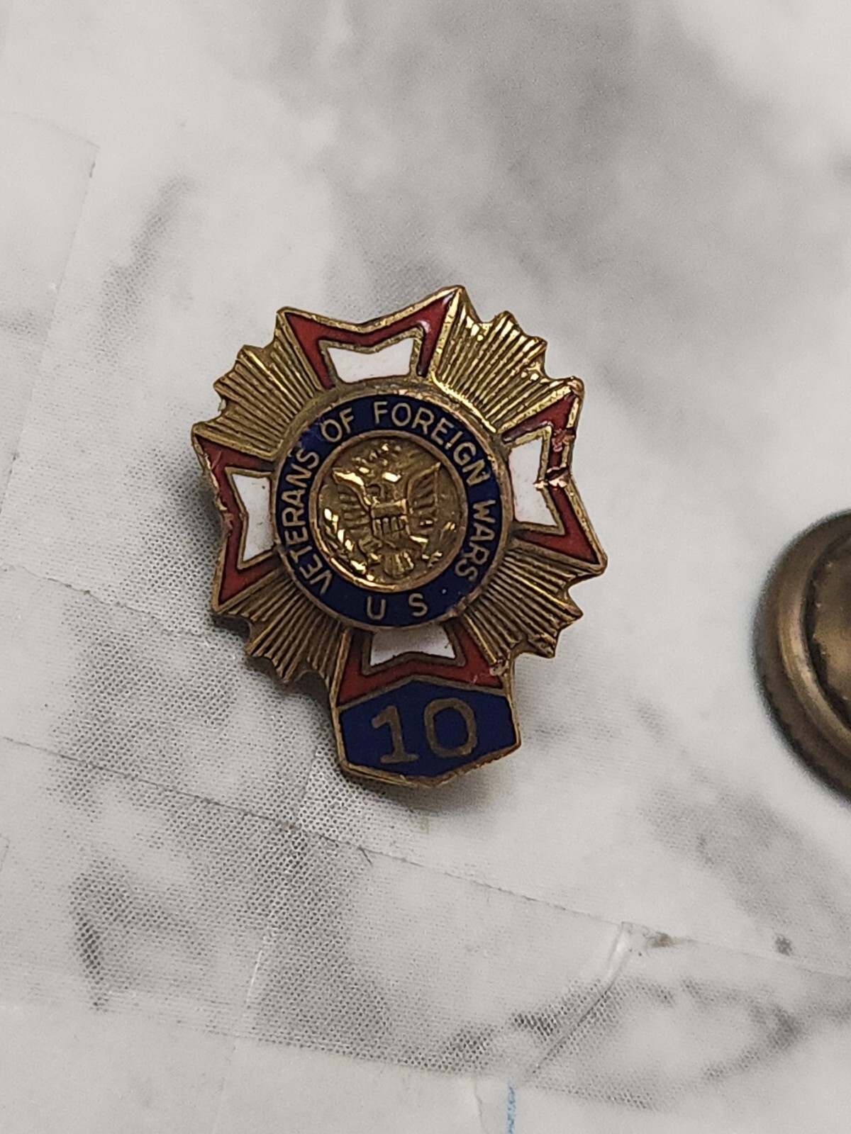 Vintage VETERANS OF FOREIGN WARS 10 YEAR Lapel Hat Pin Screw Back VFW 10 Years