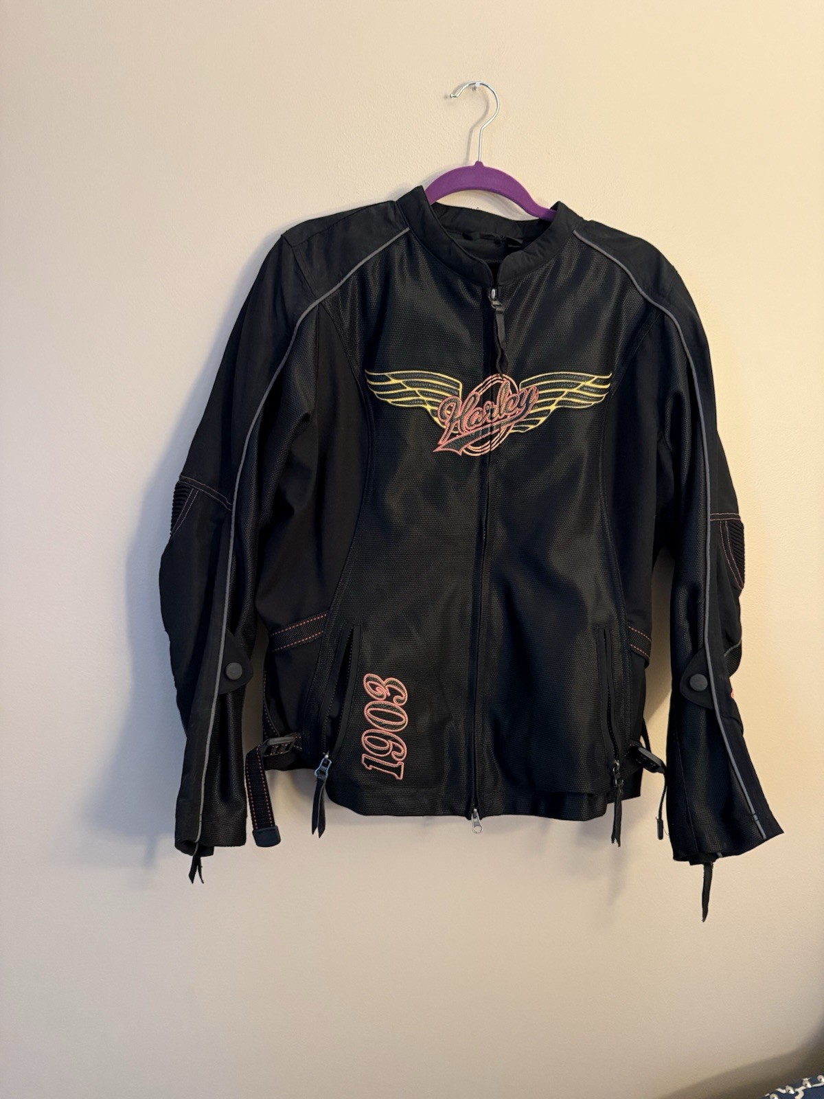 Women’s Harley Davidson Riding JAcket Size XL. Black And Pink. Embroidered.