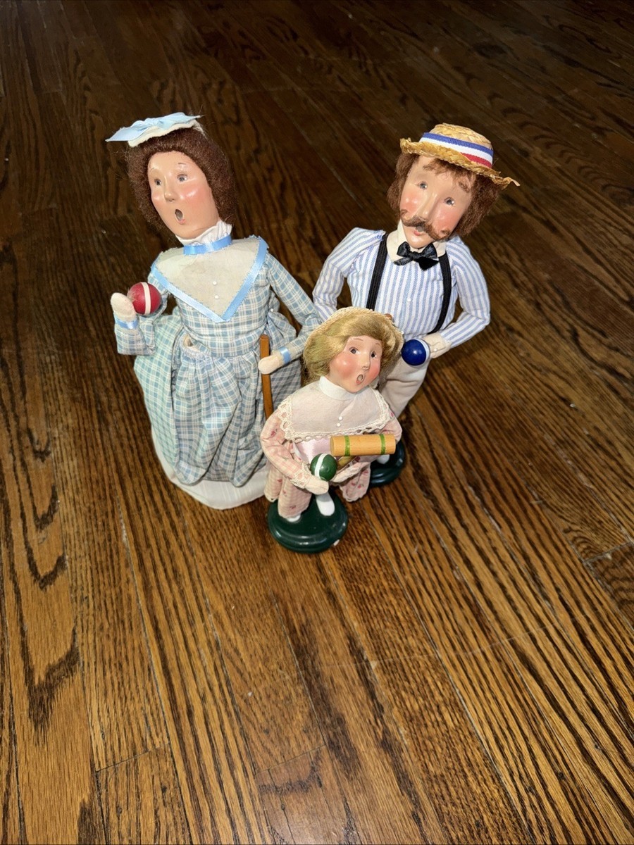 1999 Set Of 3 Byers Choice The Carolers Croquet Players Family