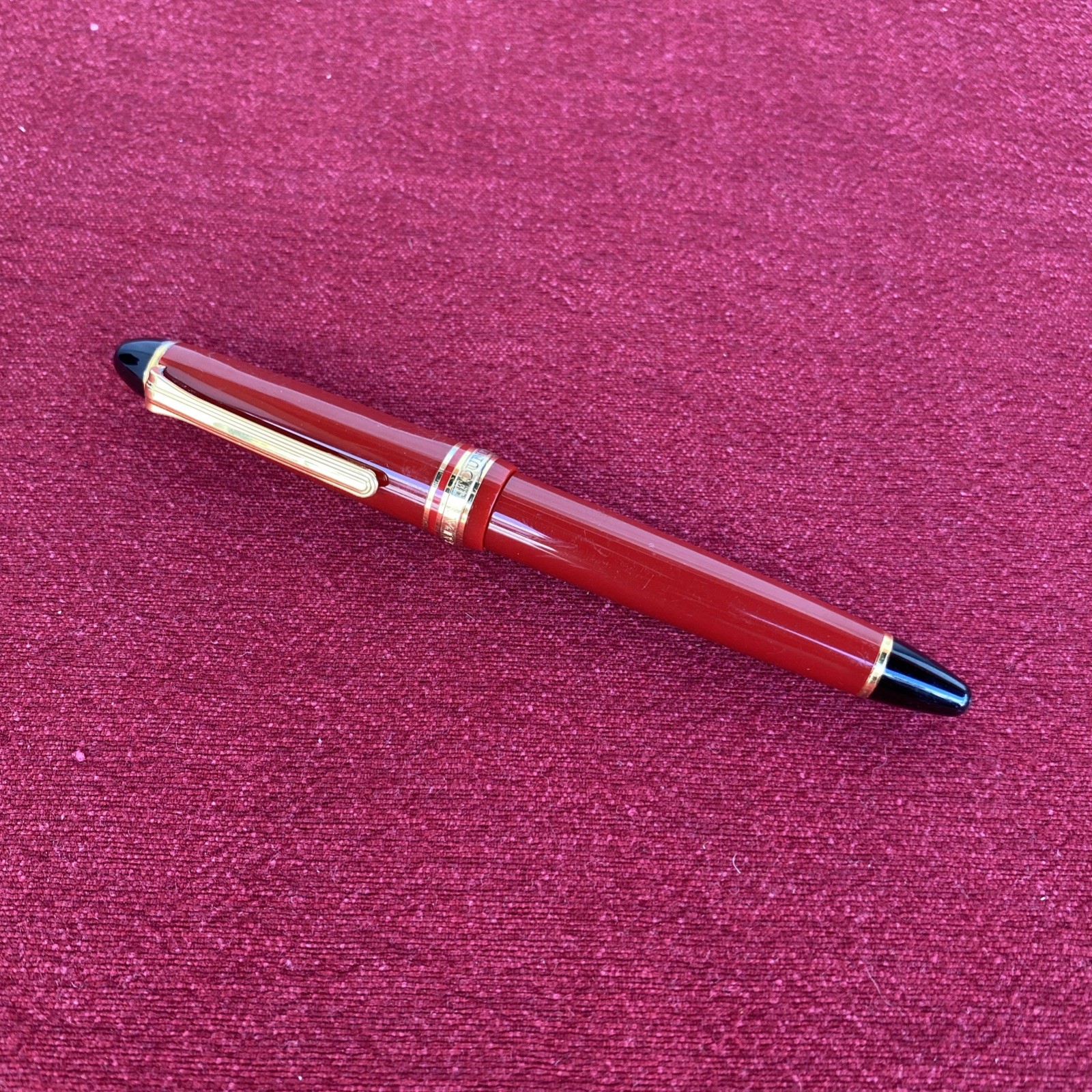 Sailor 1911 Standard Red & Black w/Gold Trim Fountain Pen 14k Nib Untested As-Is
