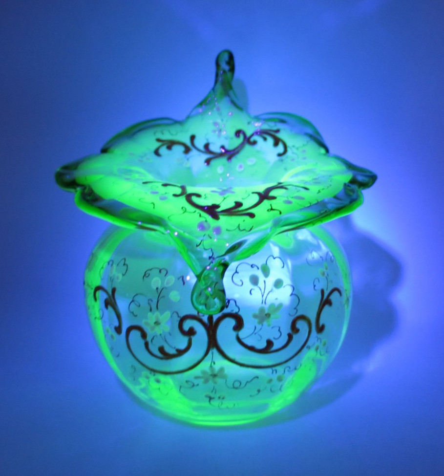 VTG VICTORIAN BOHEMIAN GREEN GLASS UV GLOW ENAMELED JACK IN THE PULPIT VASE FALL