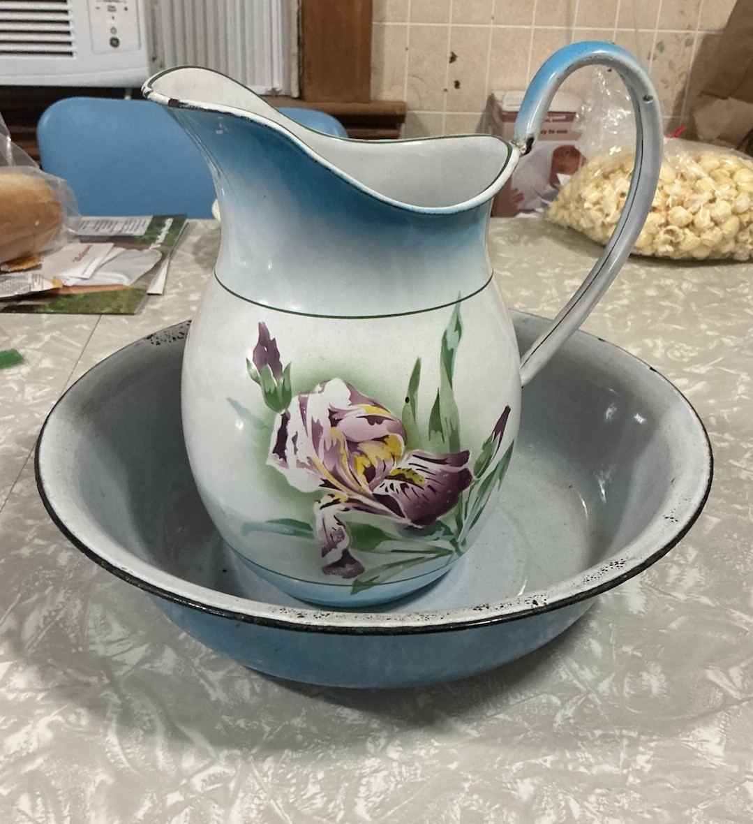 RARE PASTEL BLUE FLORAL WASH BASIN & PITCHER NM ENAMELWARE GRANITEWARE ANTIQUE