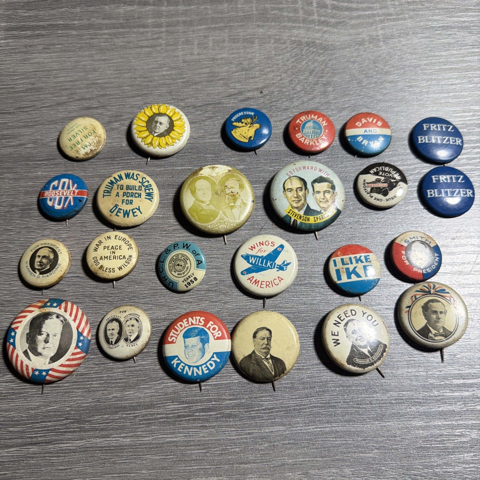 GROUP OF 24 ELECTION BUTTONS NOT SURE OF THE AGES
