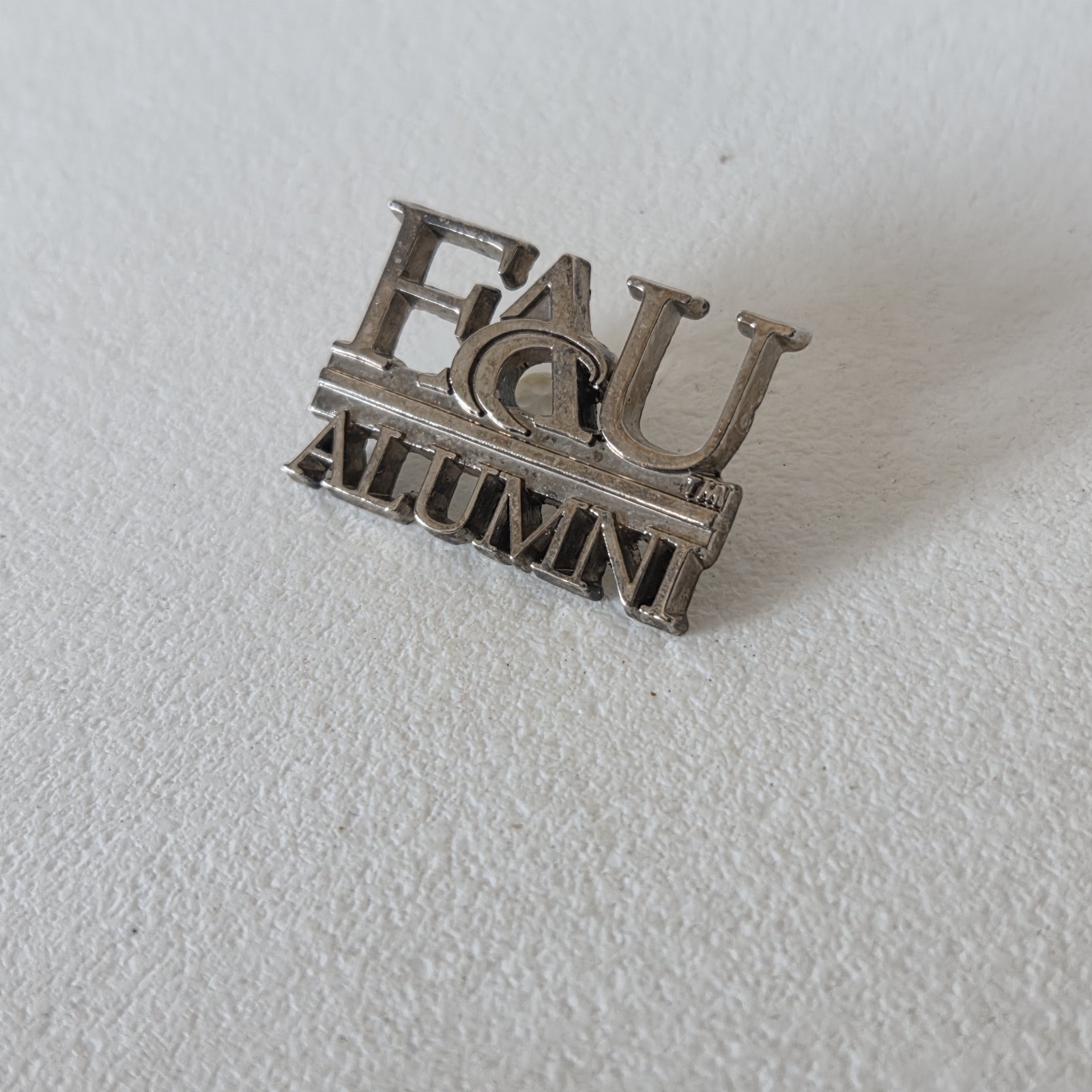 FAU Alumni Lapel Pin Florida Atlantic University Boca Raton Go Owls mt1