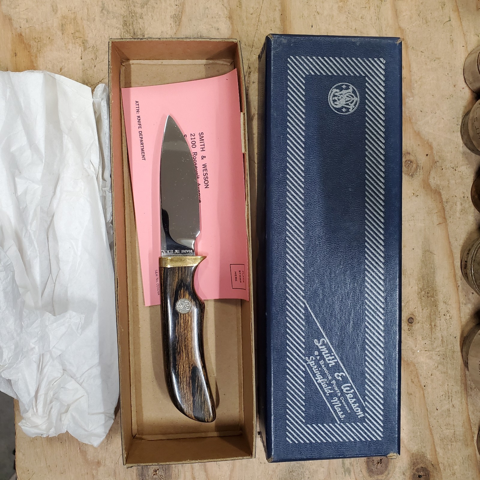 VINTAGE SMITH WESSON 6070 SKINNER KNIFE NEVER USED IN BOX