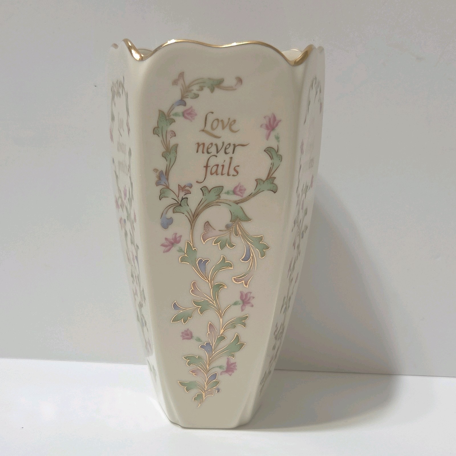 Lenox Fine Ivory Porcelain Love Is Patient Accent Vase Gold Trim SKU 3083011 VGC