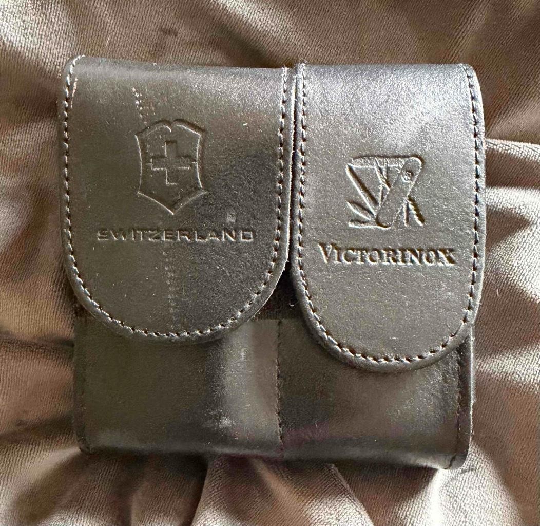 VICTORINOX SWISS ARMY SWISS CHAMP DELUX SOS SURVIVAL KNIFE KIT UNUSED IN POUCH