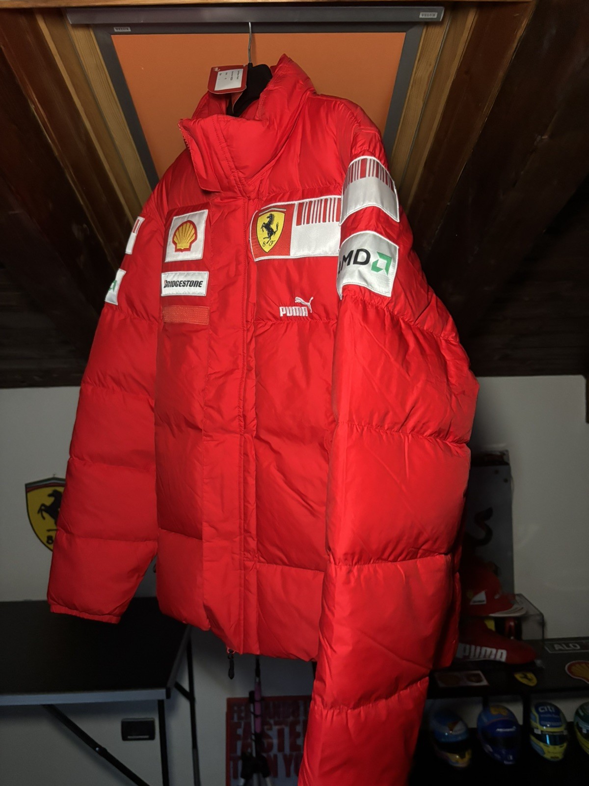 PUMA Ferrari Men\'s Down Jacket L Red with Etihad Shell Logos Zip