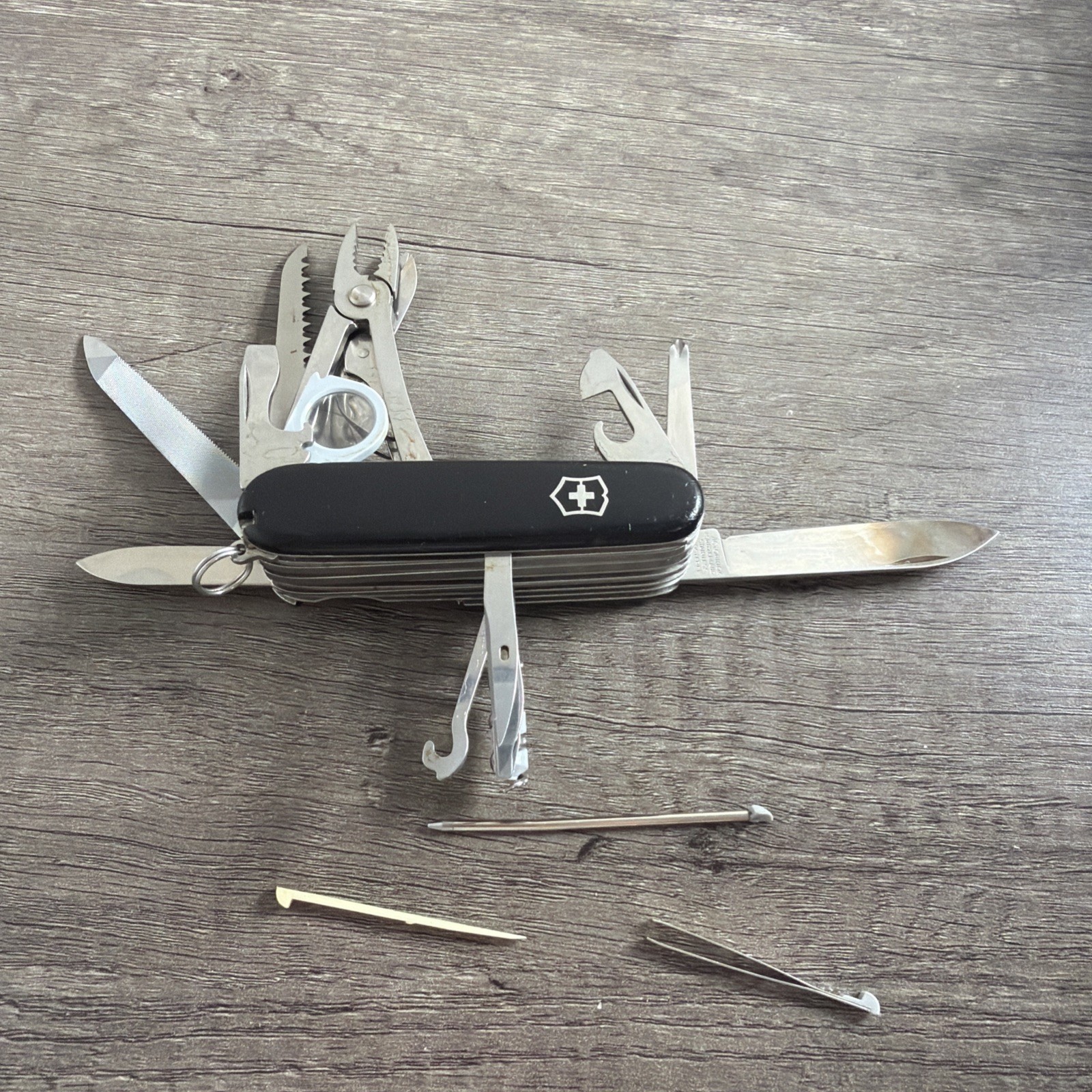 Vintage Officier Suisse Rostfrei Victorinox Swiss Army Knife 19 Tool Black