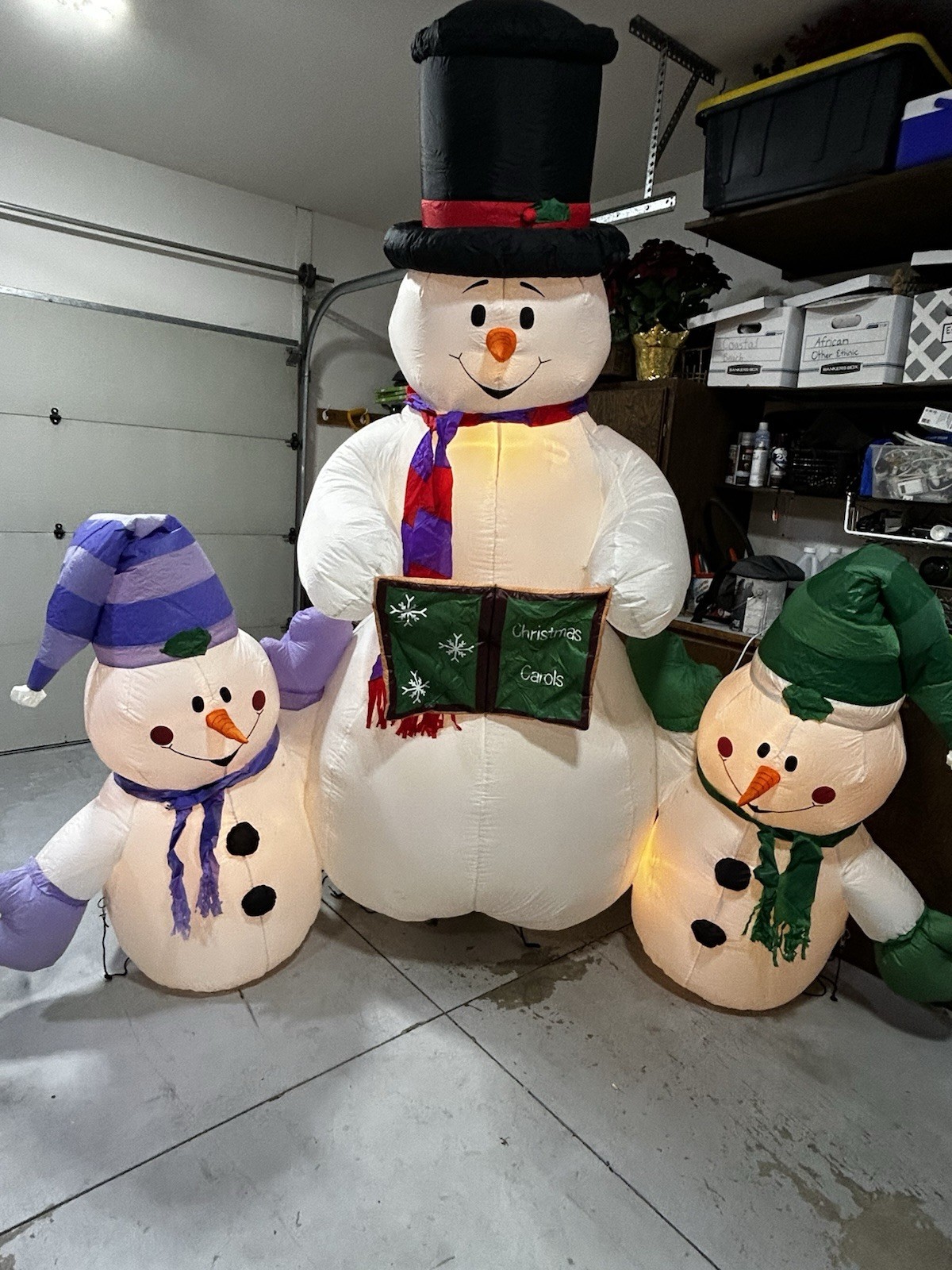 Gemmy 8 Ft Snowman Family Trio Christmas Carolers Lighted Airblown Inflatable