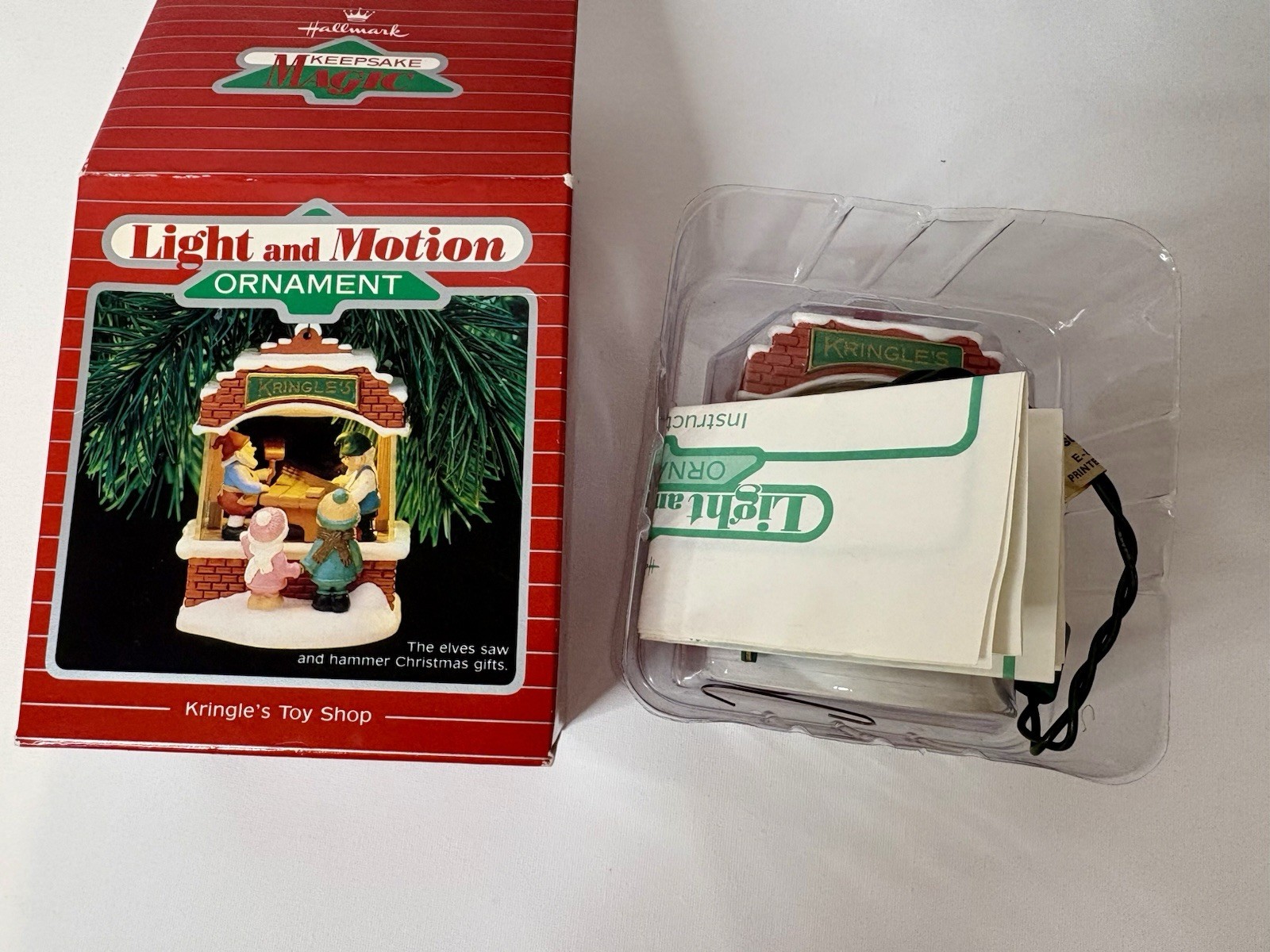 Vtg Hallmark Keepsake Magic Lighted Motion Ornament Kringle\'s Toy Shop Christmas
