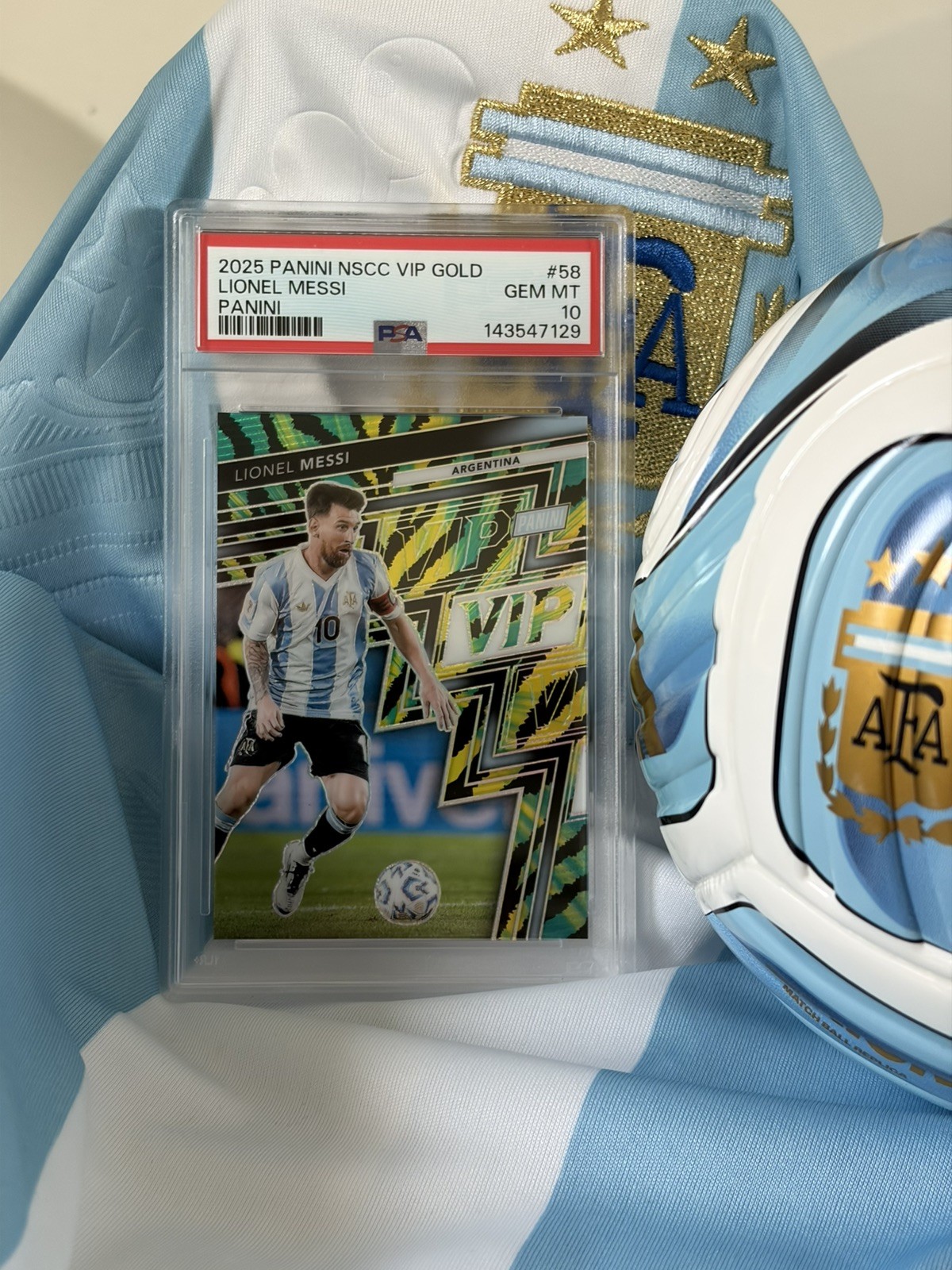 2025 PANINI NATIONAL SPORTS CONVENTION  VIP GOLD ARGENTINA LIONEL MESSI PSA 10