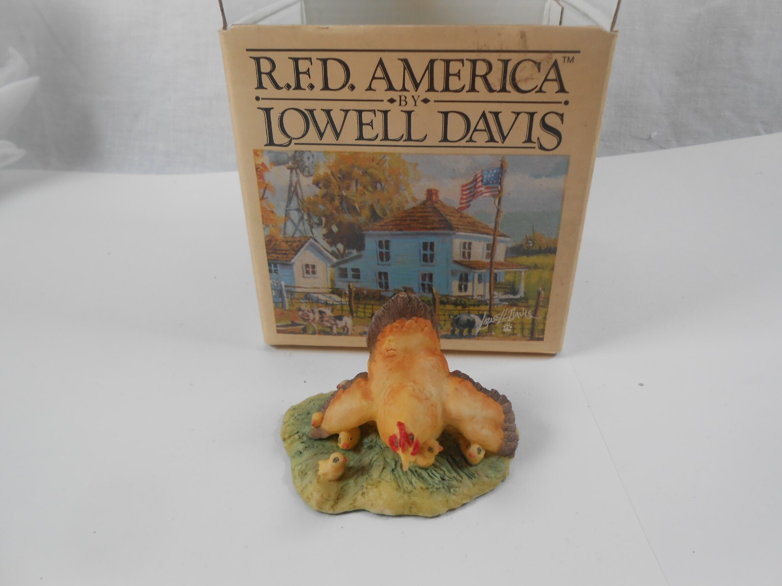 Vintage Lowell Davis figurine “Goldie And Her Peeps” 1987 225283 Chicken Chicks