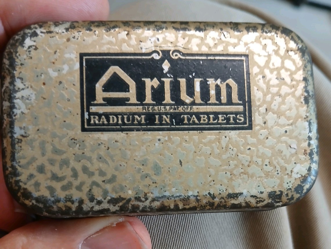 RARE Vtg 1920s Arium Radium Pills Medicine Tin Tablet Box quack chemistry