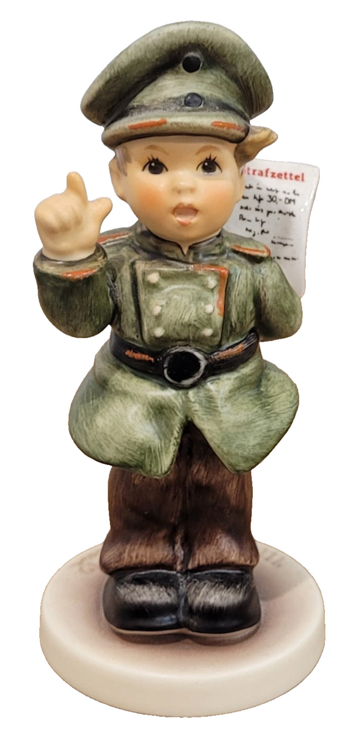 Goebel Hummel Halt HUM 2039 Figurine 4.5\