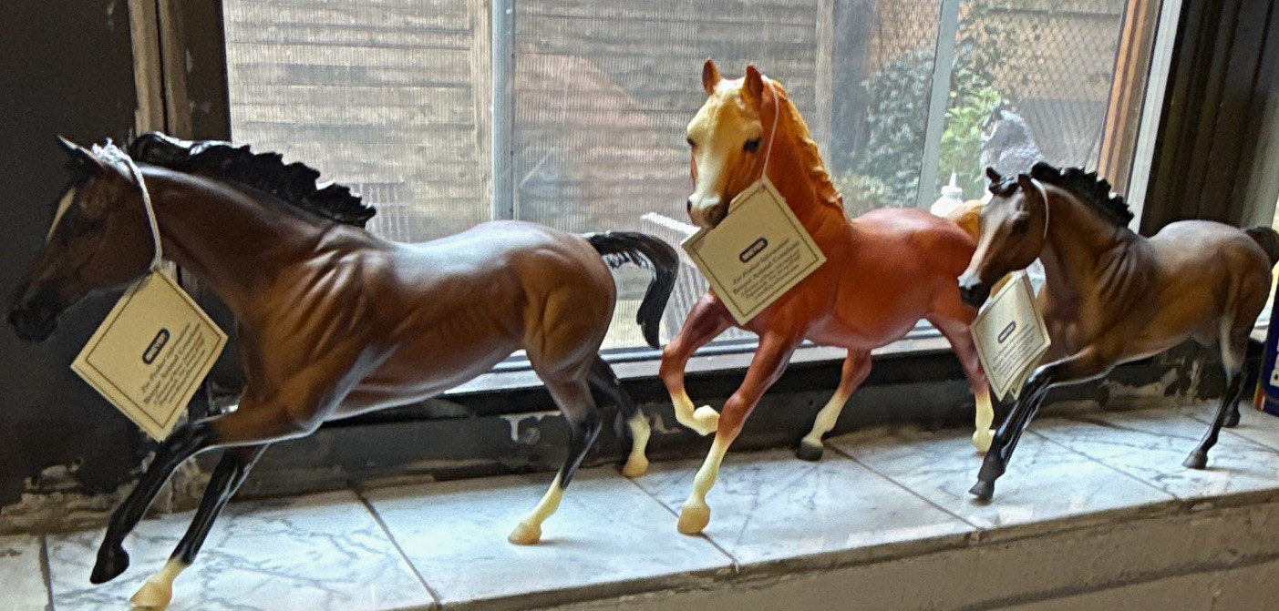 Title: Vintage Breyer Traditional Lot of 3 - Barbaro 1307, QVC Seabiscuit, Flick