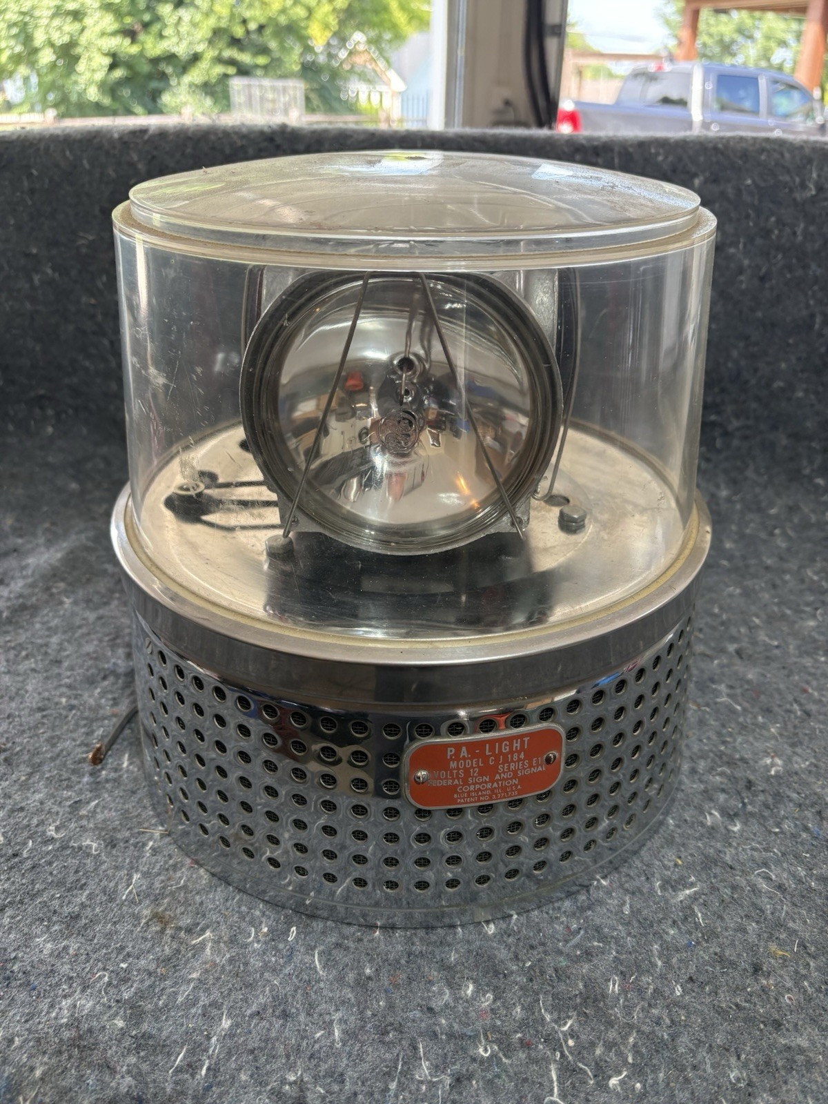 Vintage Federal Signal Model 17 Beacon Ray Amber Rotating Emergency Light