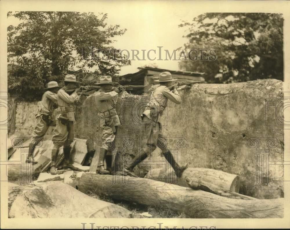 1933 Press Photo Cuban Soldiers Firing - noz03007