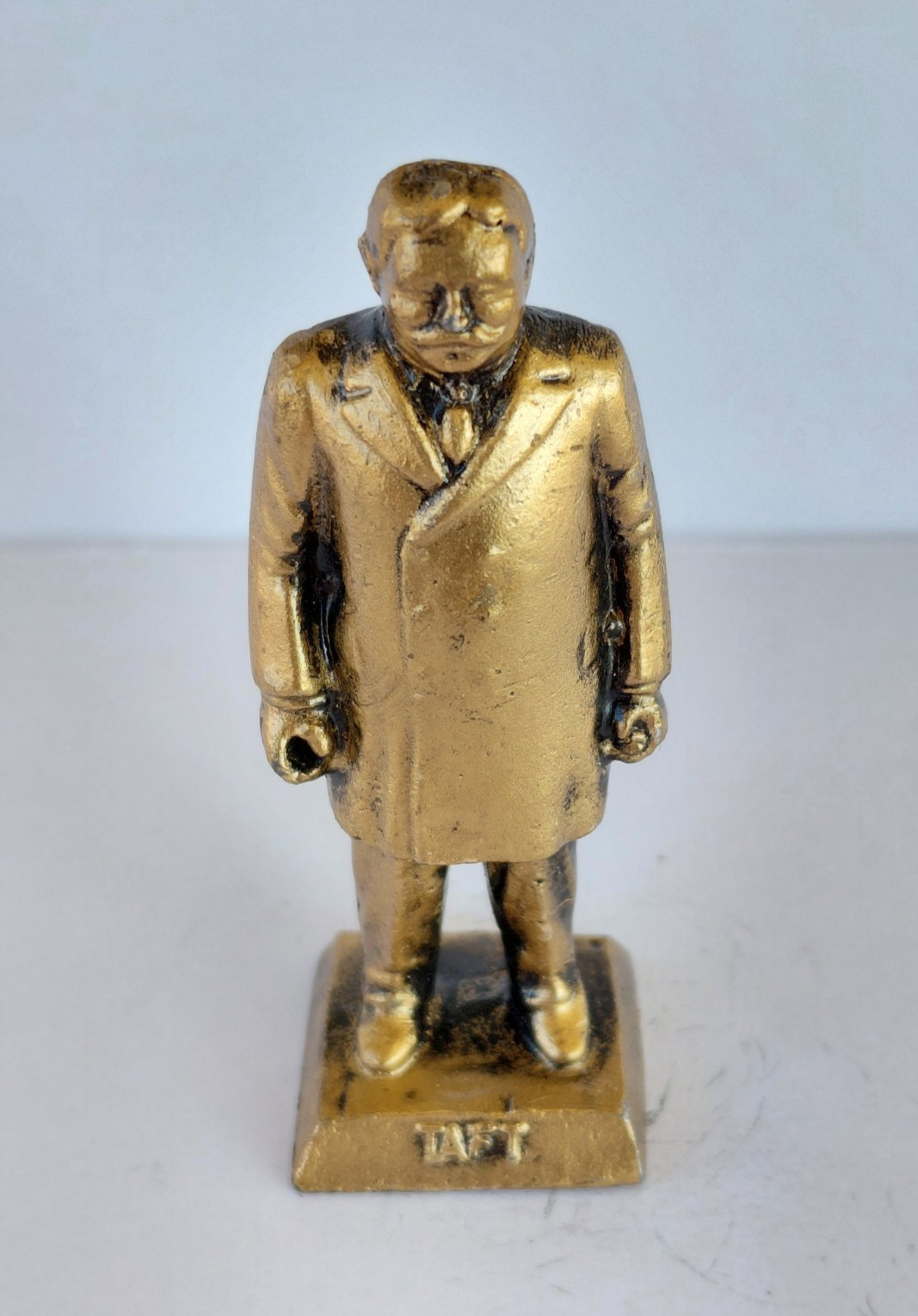 Vintage Figurine Small William Howard Taft 27 President Statue Cast Metal 2-1/2”