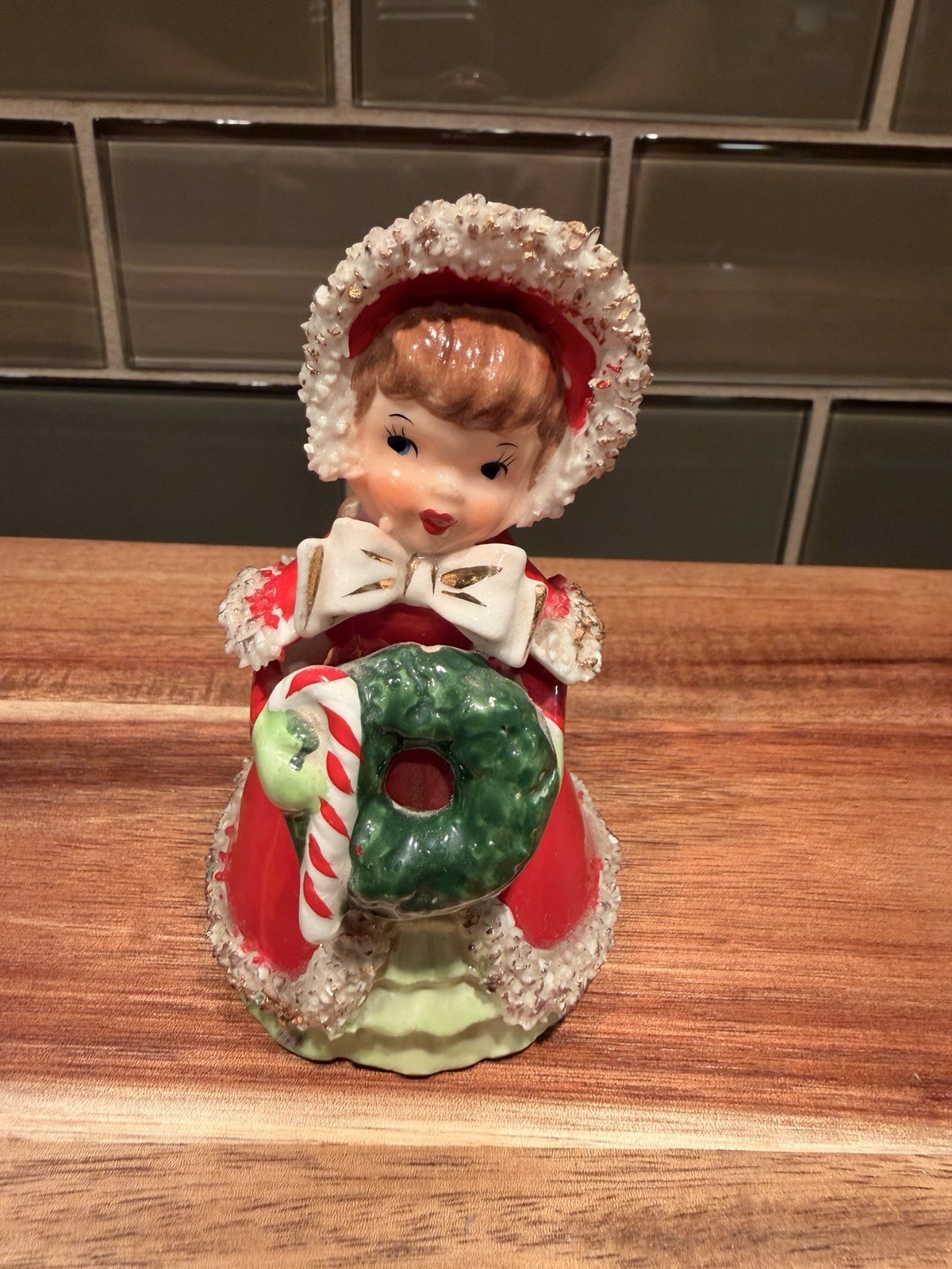 Vintage 1956 LEFTON Ceramic Girl Holding Christmas Wreath & Candy Cane w/sticker