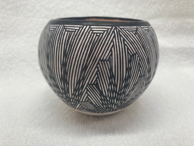 Vintage Acoma Pueblo Fine Line Seed Bowl by D.Patricio