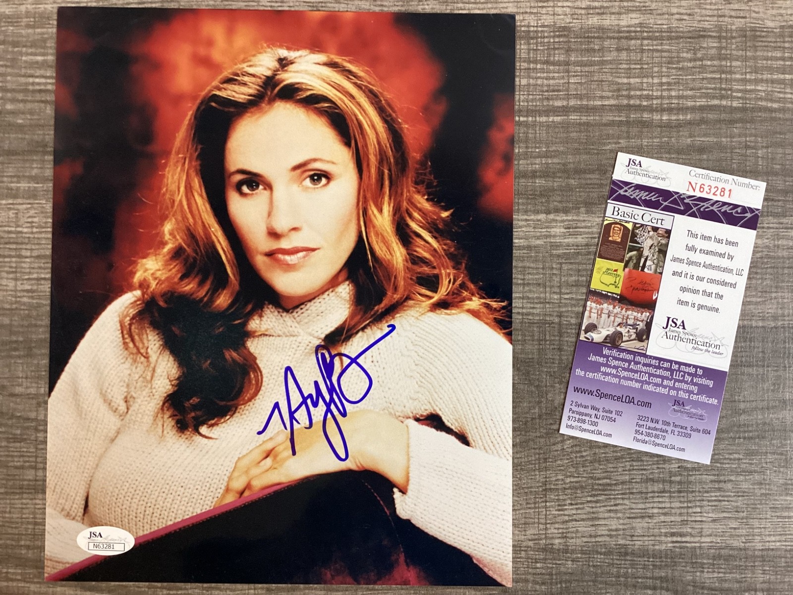 (SSG) Sexy AMY BRENNEMAN Signed 8X10 Color Photo \