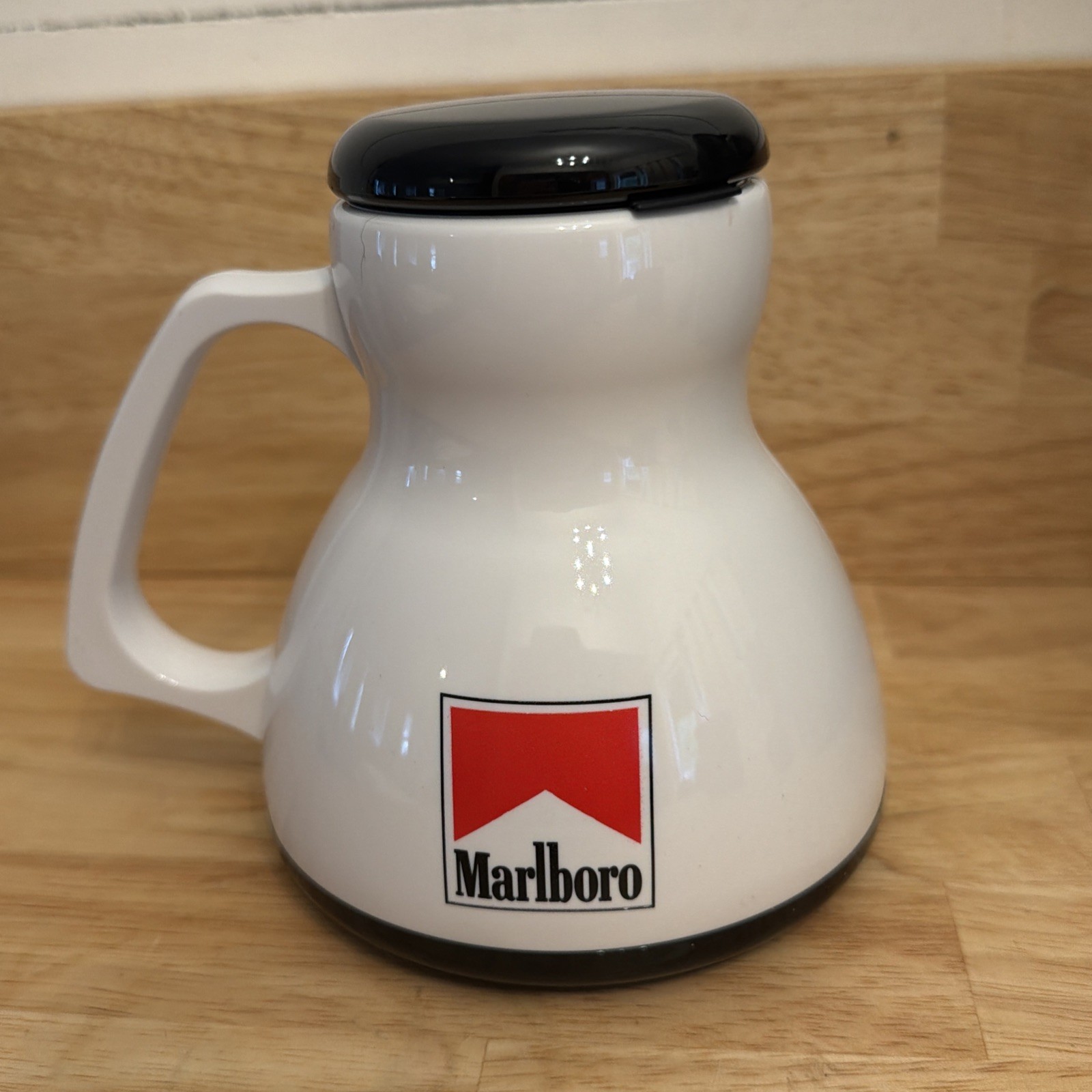 NOS Vintage Marlboro Wide Bottom Travel Mug No Spill Low Rider Desk Cup 1990’s