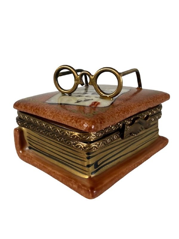 Beautiful Vtg Peint main  limoges France eye glasses books trinket box 