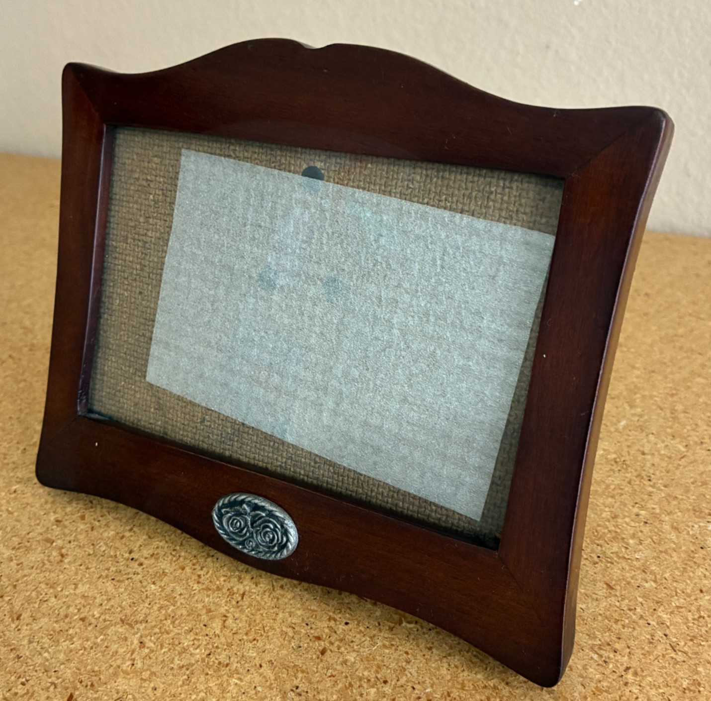 Vintage FETCO Dark Wood Victorian Style Picture Frame Metal Medallion for 4 X 5