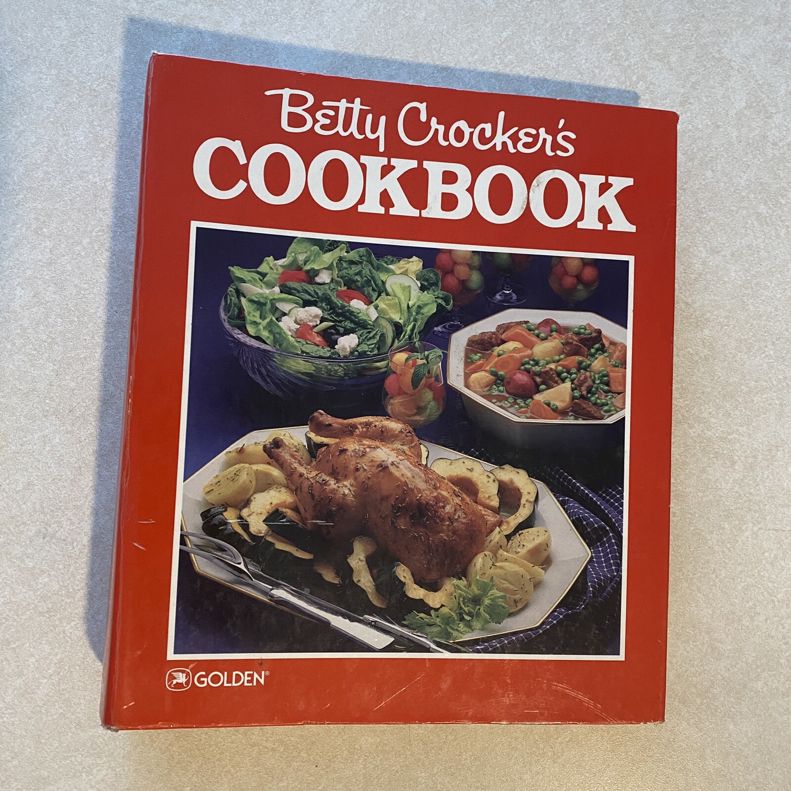 Betty Crocker\'s 5 Ring Binder 1986 Cookbook - New & Revised 1st Printing