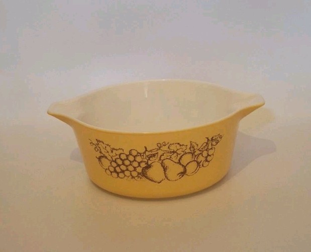 Pyrex Glass Bowl Old Orchard Fruit 475-B Gold Yellow Ovenware Tab Handle MCM Vtg